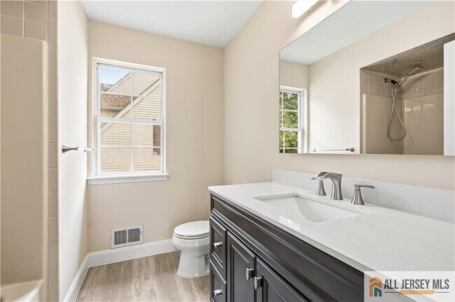 Building Photo - 55 Parsler Pl