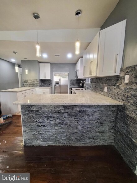 Building Photo - 620 Rodman St