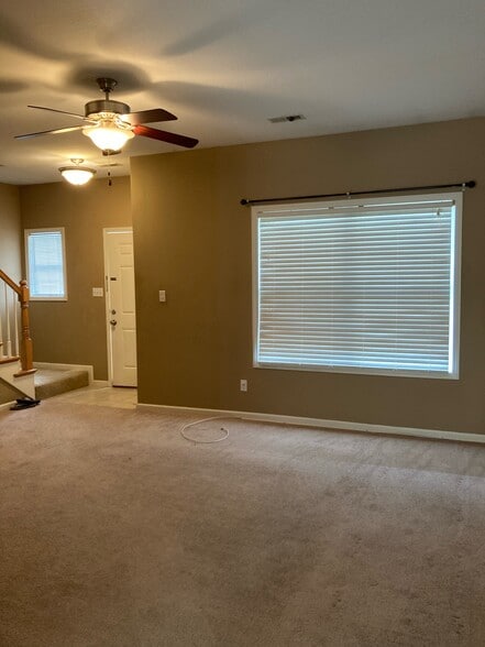 Building Photo - 900 Ashley Dr.