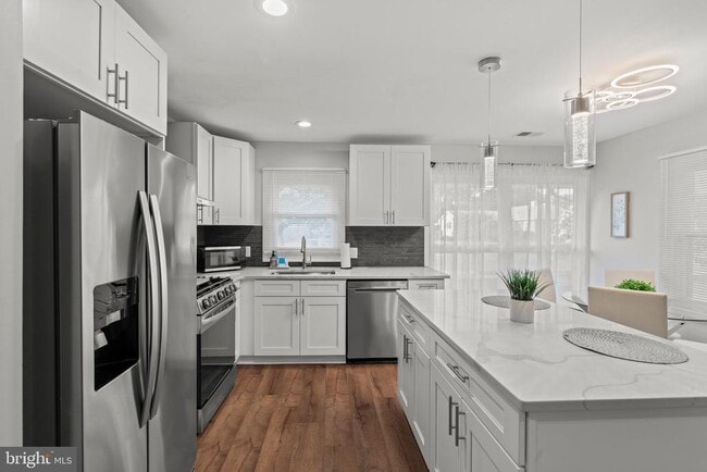 Building Photo - 124 Pennypacker Dr