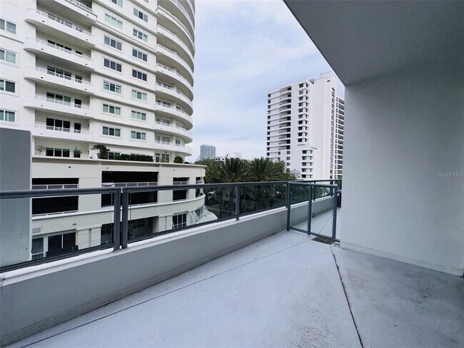 Building Photo - 101 S Eola Dr