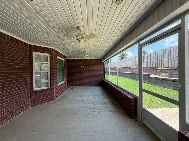Building Photo - 12 Enclave Cir