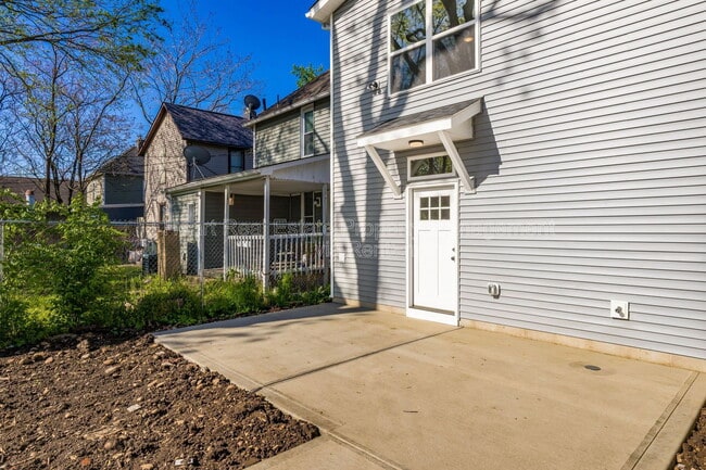 Building Photo - 72 Hayden Ave