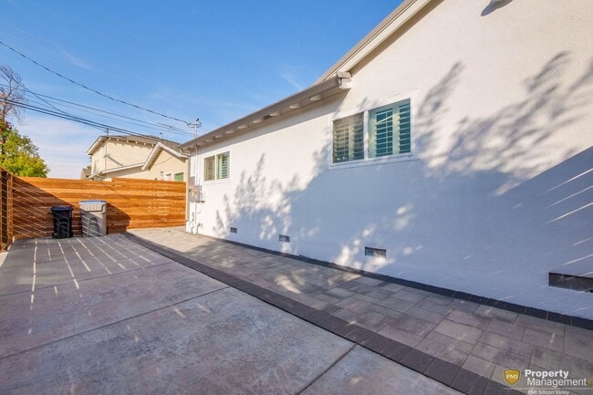 Building Photo - Stylish San Jose Home and Private Yard