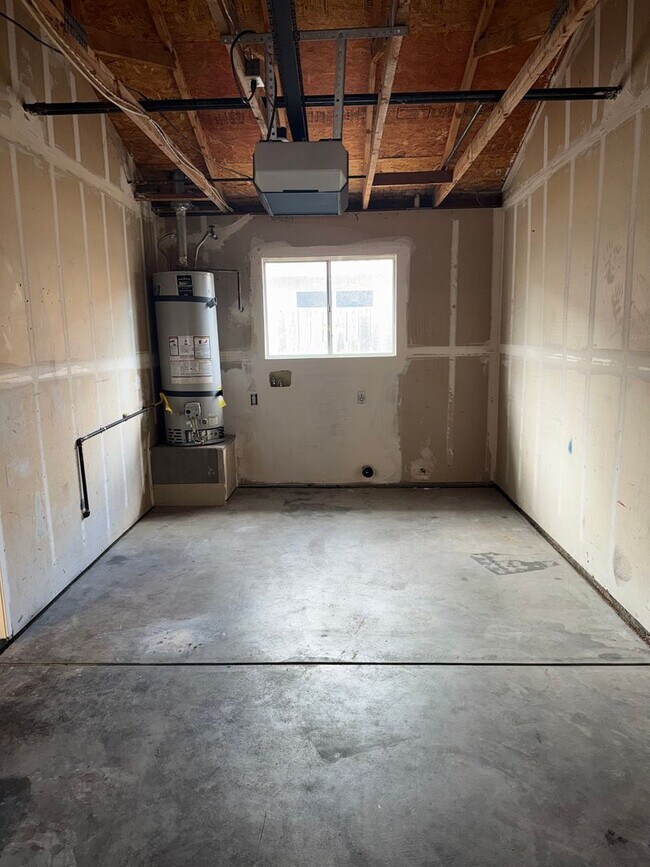 Building Photo - 3210 Brookfield Loop