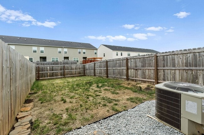 Building Photo - 4343 Newland St