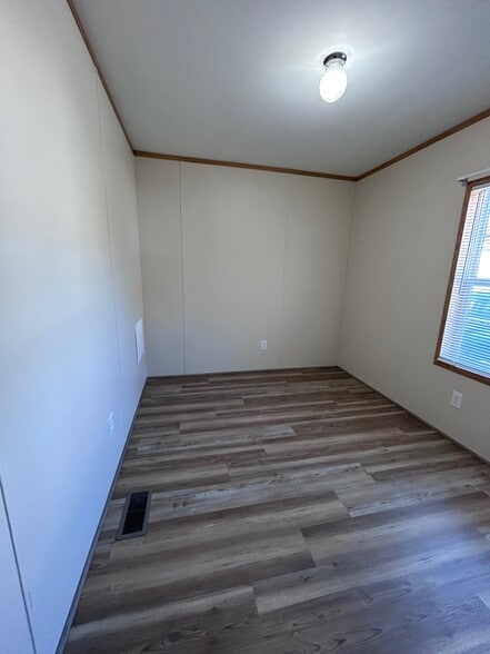 Building Photo - 4 Fawn Hl