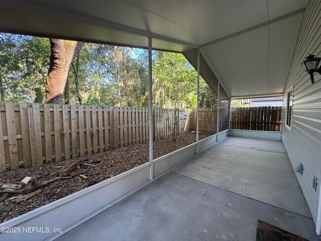 Building Photo - 7701 Leesburg Dr S