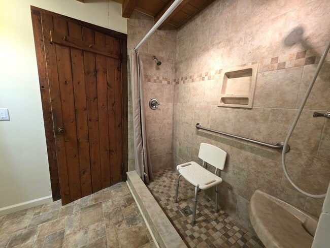 Building Photo - Cozy 3BR/2BA Cabin with Stunning Mountain Views