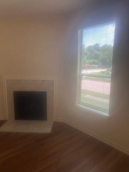 Building Photo - 8031 Barnes Ridge Ln