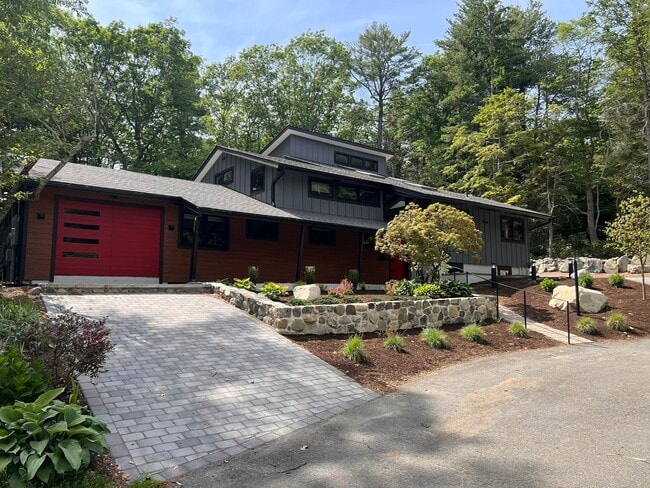 Building Photo - 64 Newcomb Rd
