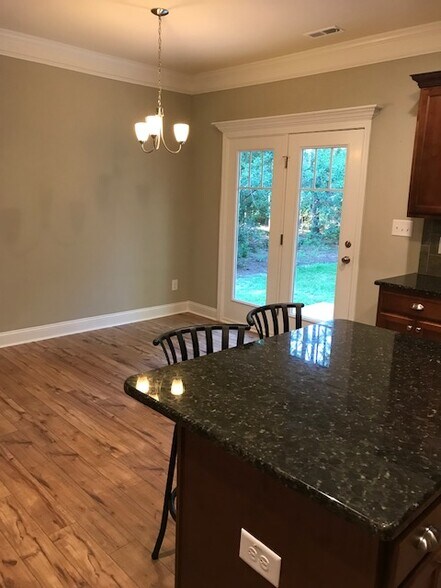 Building Photo - 655 Bald Eagle Dr