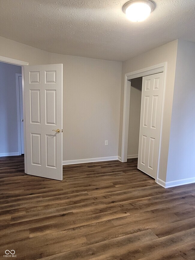 Building Photo - 9820 Legends Creek Dr