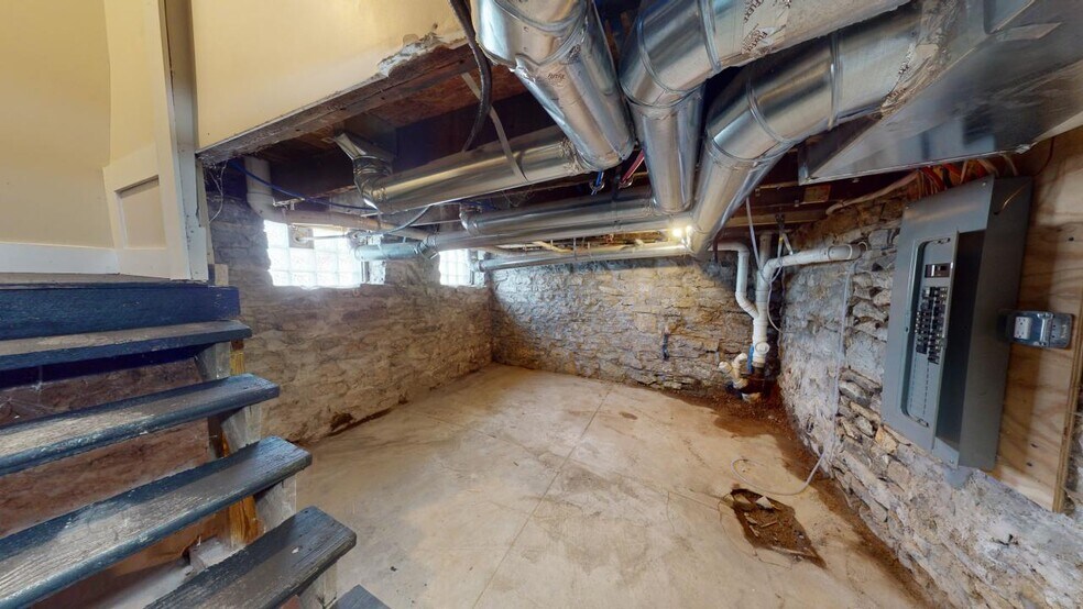Building Photo - 449 Wilson Ave