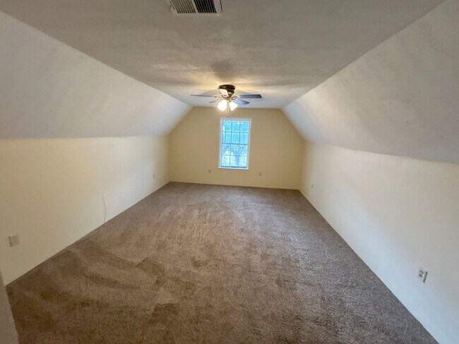 Building Photo - 8209 Crimson Creek Dr