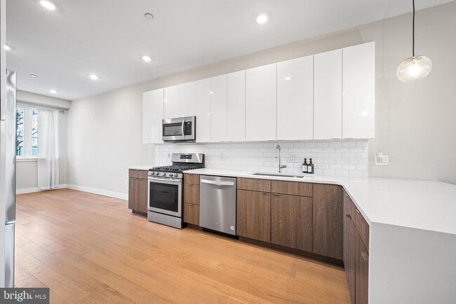 Building Photo - 1839- Blair St