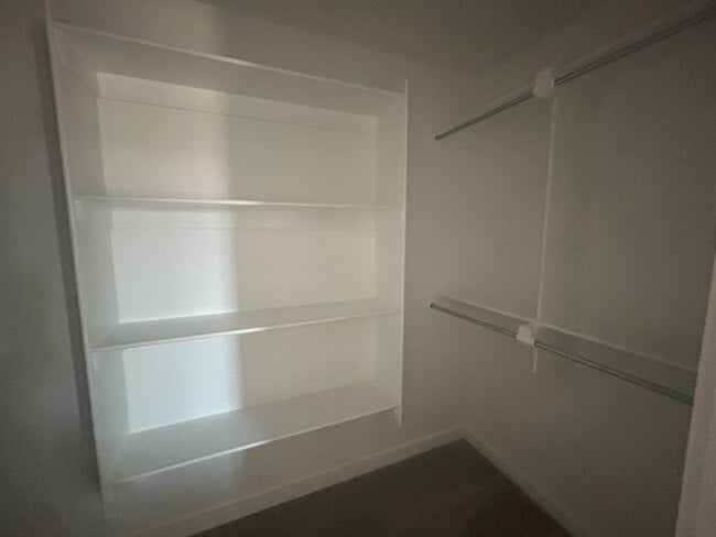 Building Photo - 409 Thicket Dr