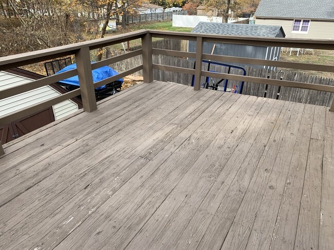 Building Photo - 8398 Oakwood Rd