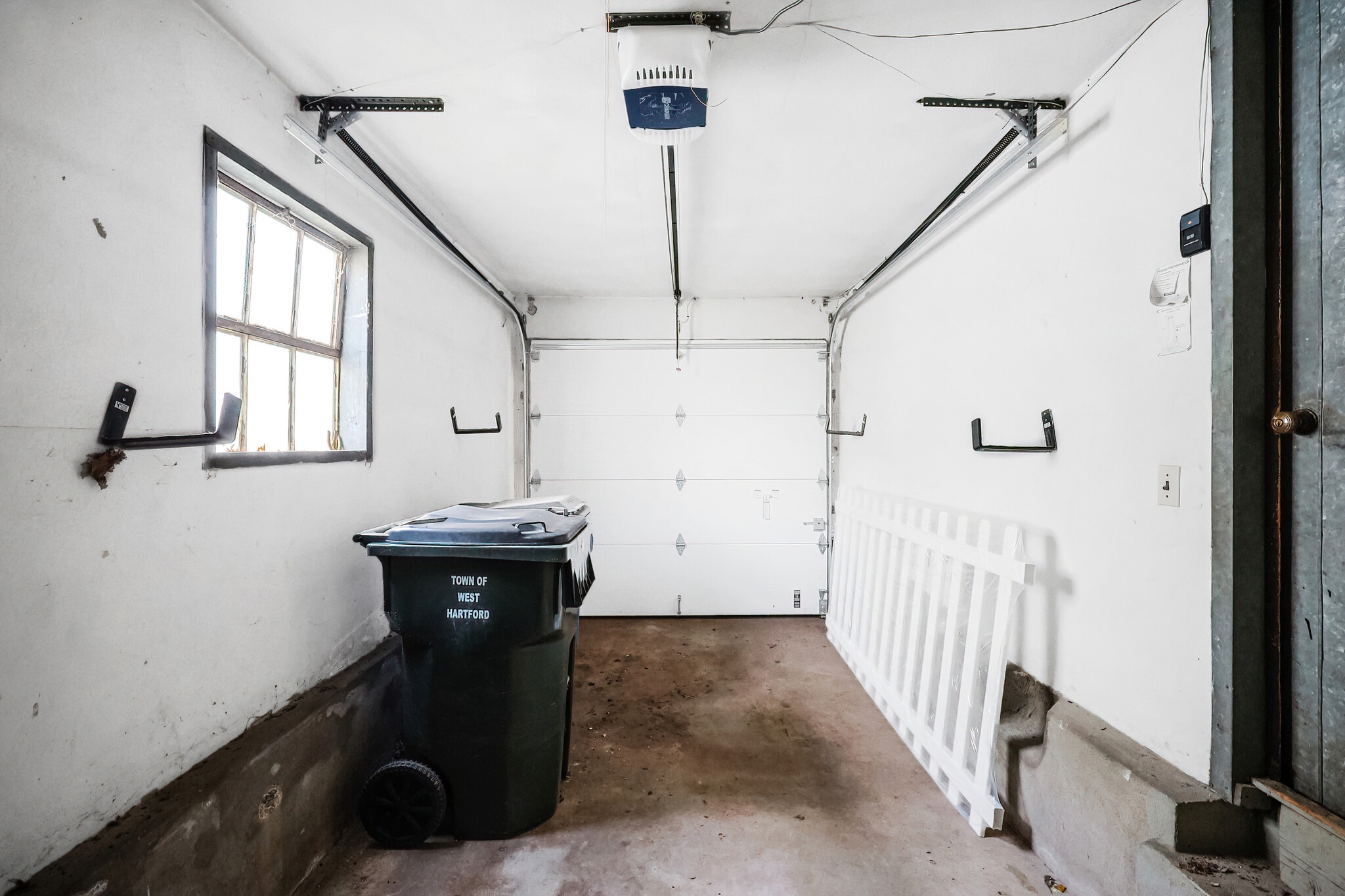 Building Photo - 11 Acadia St