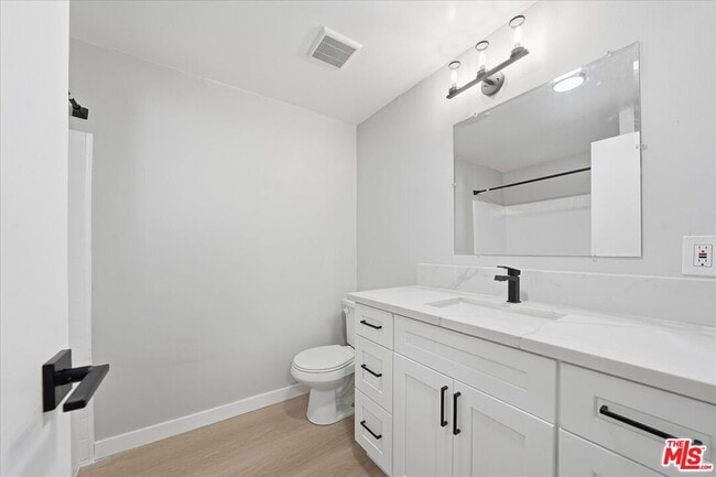 Building Photo - 3320 Pacific Ave