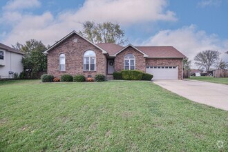 Building Photo - Three Bedroom Ranch with Bonus!