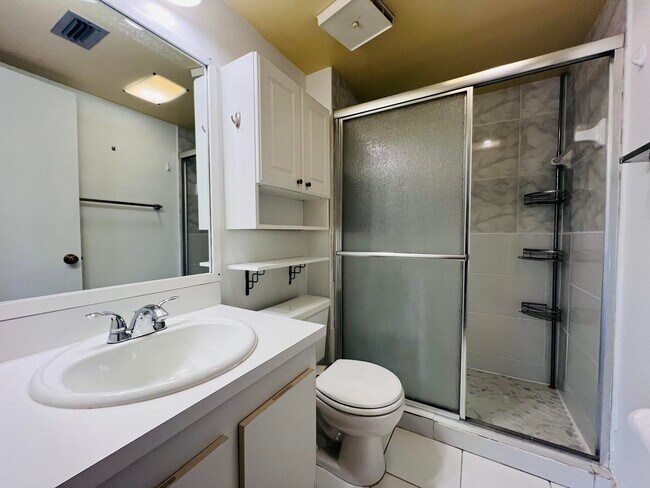 Building Photo - 3154 Via Poinciana