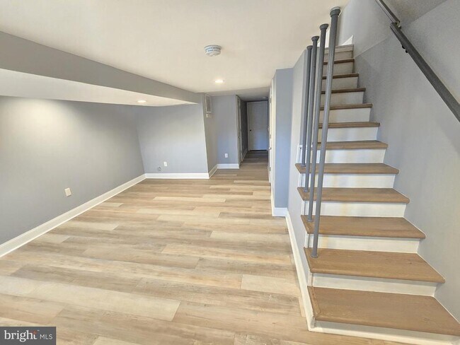 Building Photo - 3736 Elmley Ave