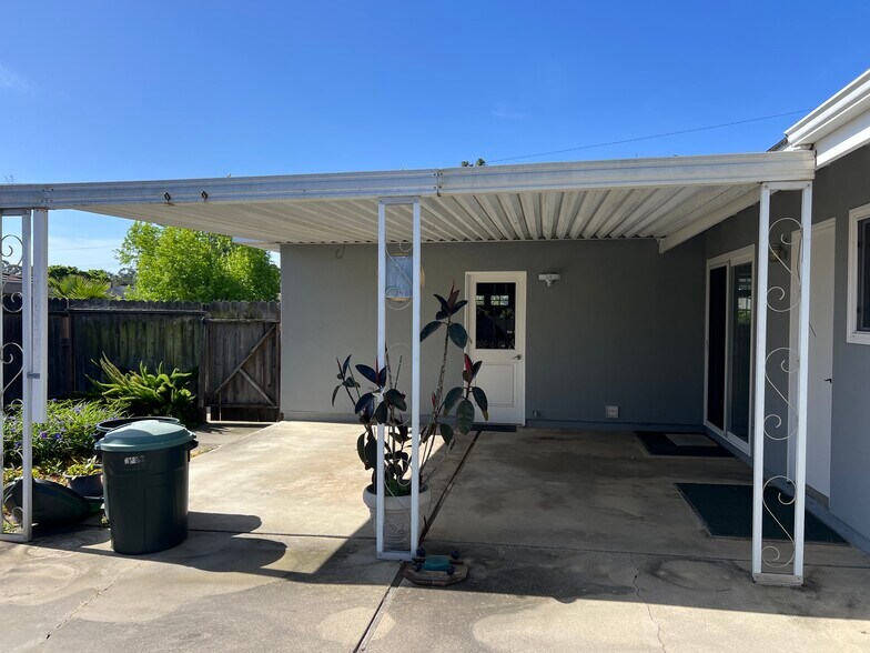 Building Photo - 7548 Newport Dr