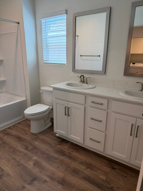 Building Photo - 2915 Porcelain St