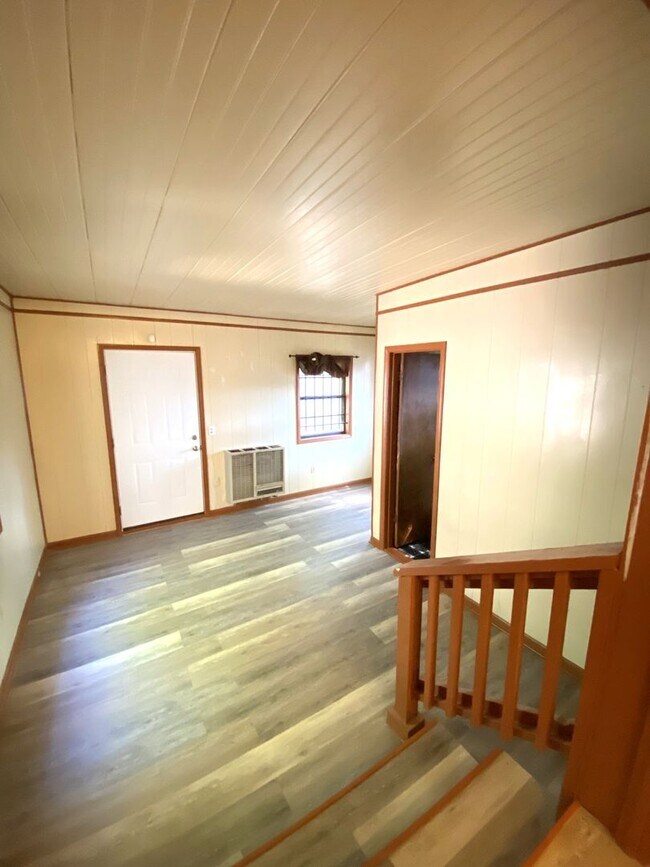 Building Photo - 3 BED 1.5 BATH NEAR OU MEDICAL CENTER