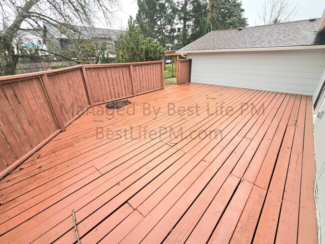 Building Photo - 3040 SE 136th Ave