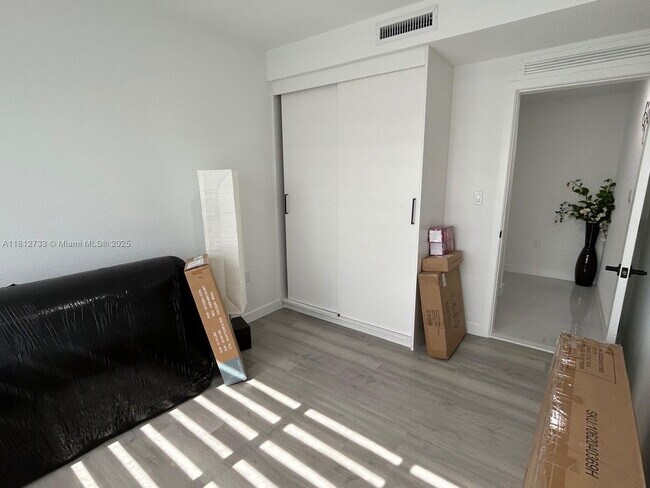 Building Photo - 26109 SW 145th Ave