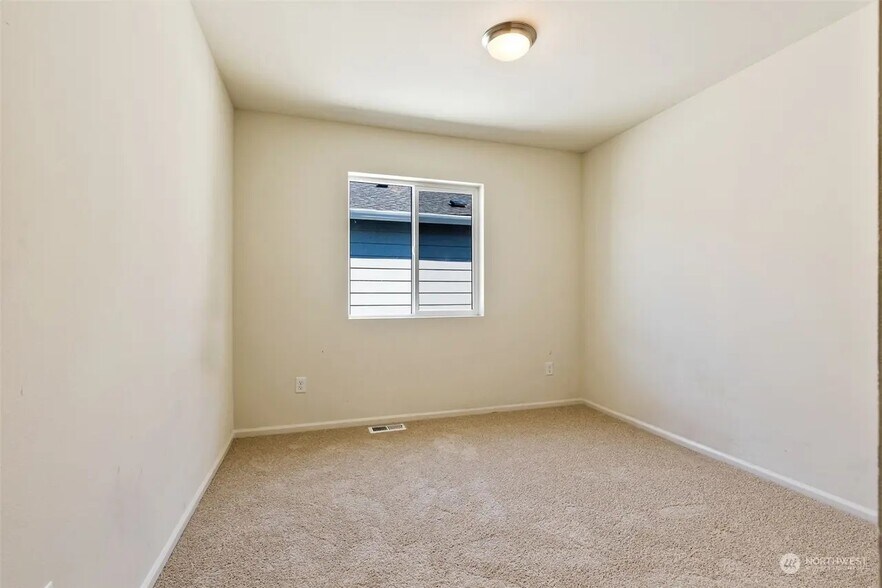 Bed Room - 1389 92nd Way SE