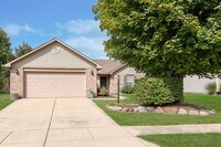 Building Photo - Updated 3 Bedroom Ranch on a Cul-De-Sac in...