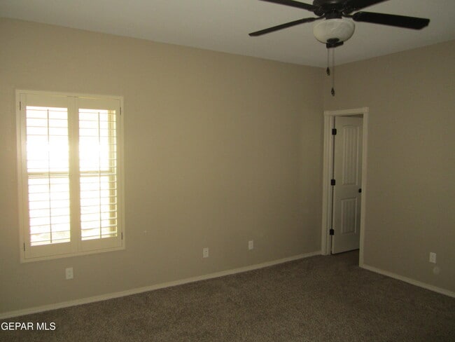 Building Photo - 477 Prime Desert Dr