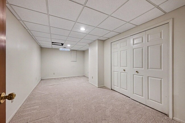 Building Photo - 47186 Scarlet Dr S