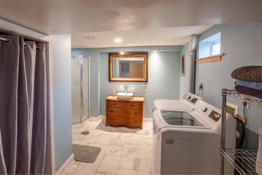 Building Photo - 4105 A St