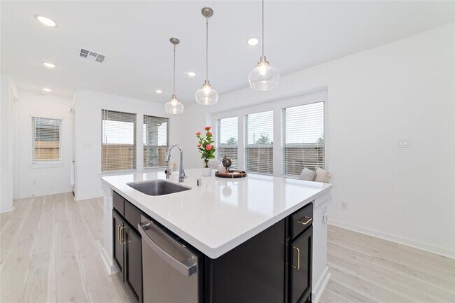 Building Photo - 925 Crystal Bnd Ln
