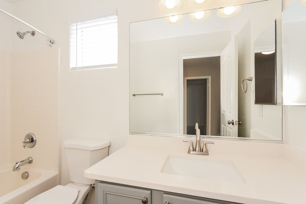 Building Photo - 6628 W Monroe St