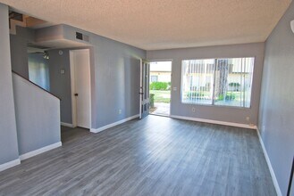 Building Photo - 1097 S Santo Antonio Dr