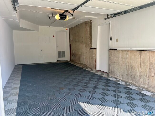 Building Photo - 219 Crosswoods Rd
