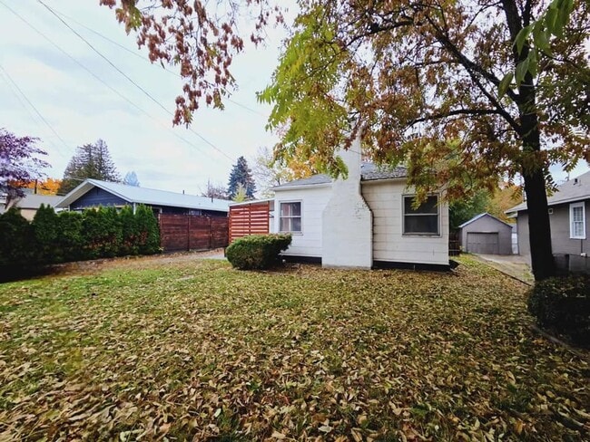 Building Photo - Charming 3 Bedroom, 2 Bath House For Rent!!