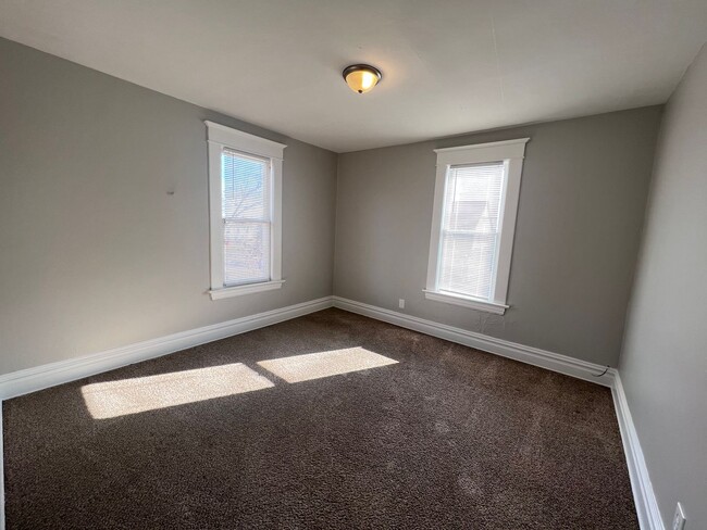 Building Photo - Spacious Four Bedroom Home with Large Yard!