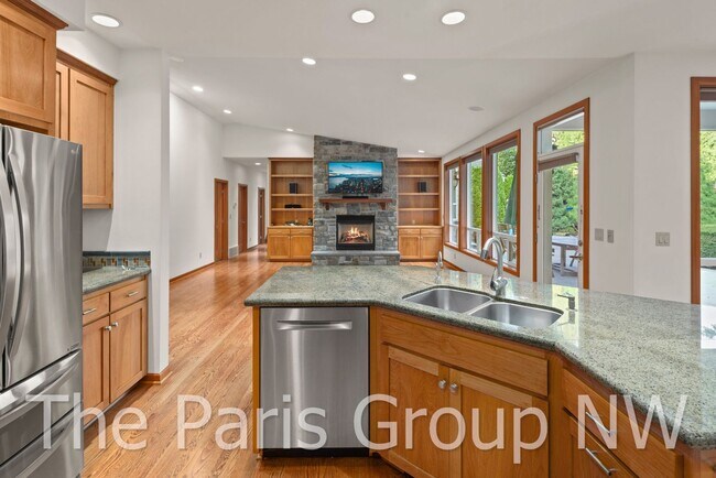 Building Photo - Gorgeous 3,400sf Golf Course Craftsman on ...