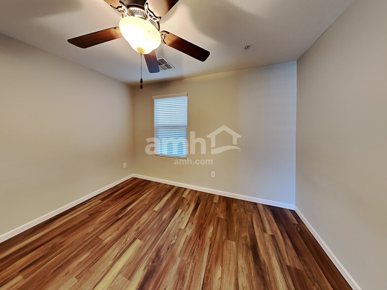 Building Photo - 20755 W Maiden Ln