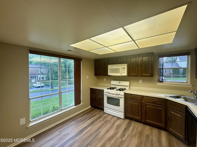 Building Photo - 143 Archery Ct