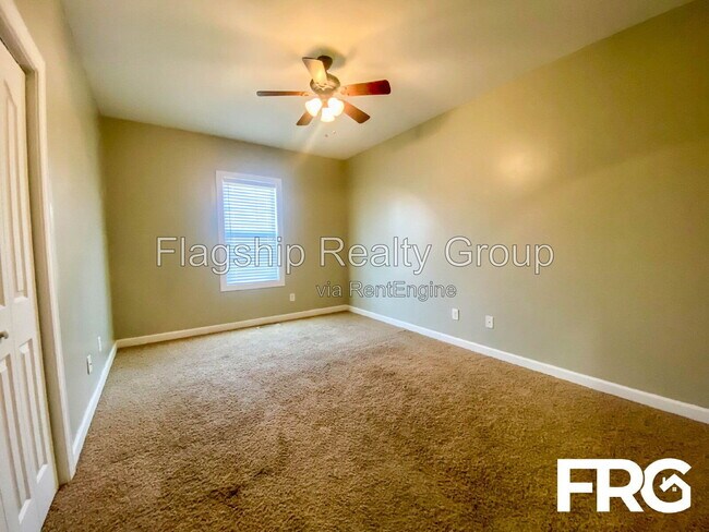 Building Photo - 101 Autumn Ridge Dr