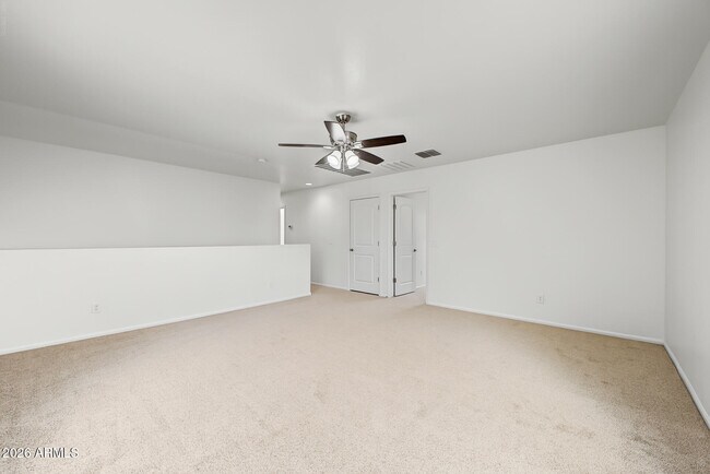 Building Photo - 6135 E Paradise Ln