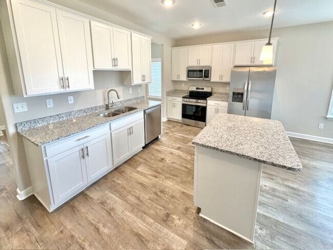 Building Photo - Now Leasing a 4-Bedroom 2.5 Home In Somerville, TN. Availalbe NOW!