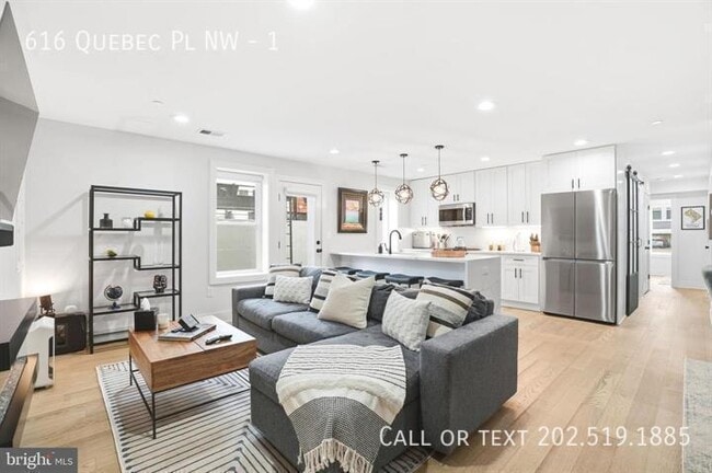 Building Photo - 616 Quebec Place NW